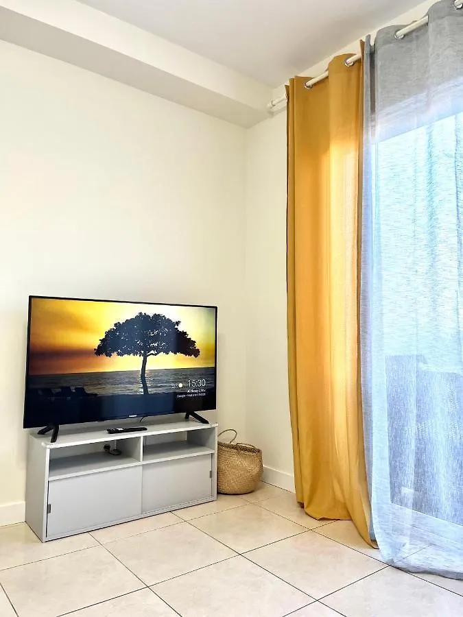 Mi Casa Orlando Apartments アデヘ